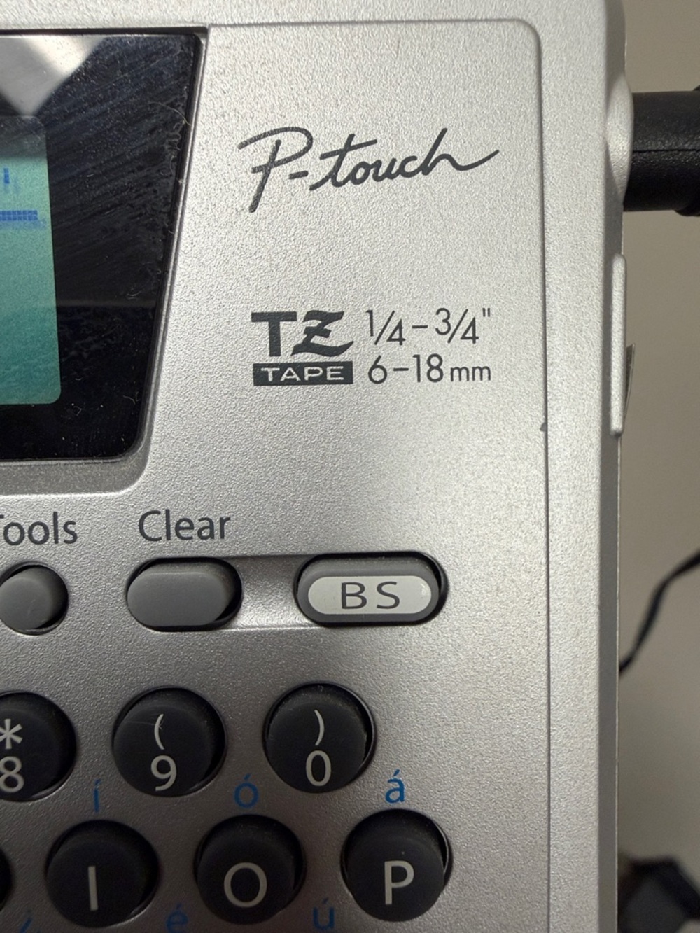 Brother P-touch PT-18R Label Maker in Gray and Blue - Picture 3 of 6